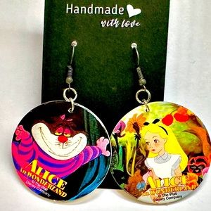 POG EARRINGS ! Vintage 90s toy Disneyland Disney Alice in wonderland Cheshire